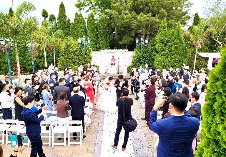 What are the Benefits of an Outdoor Wedding Ceremony?